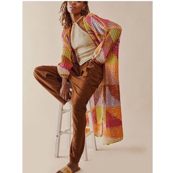 New FREE PEOPLE
Chasing Rainbows Cardi In Tropical Rainbow Combo - Picture 3 of 8